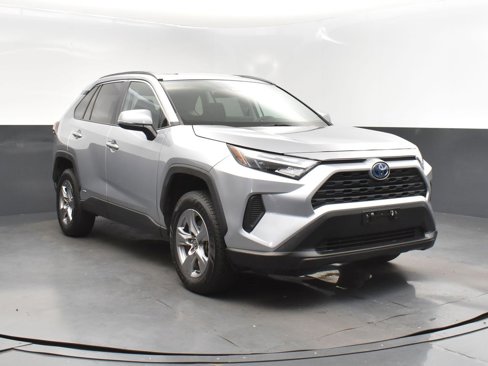 Used 2023 Toyota RAV4 XLE image 9