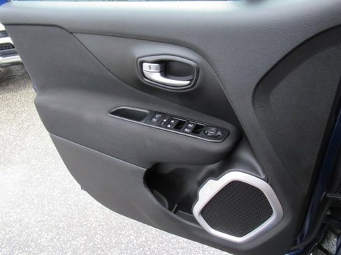 Used 2021 Jeep Renegade Latitude w/ Convenience Group image 24
