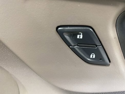 Used 2016 Chevrolet Malibu Premier w/ Driver Confidence Package image 19