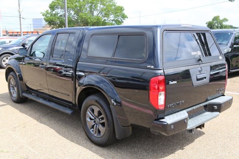 Used 2020 Nissan Frontier SV w/ Midnight Edition Floor Mats image 5