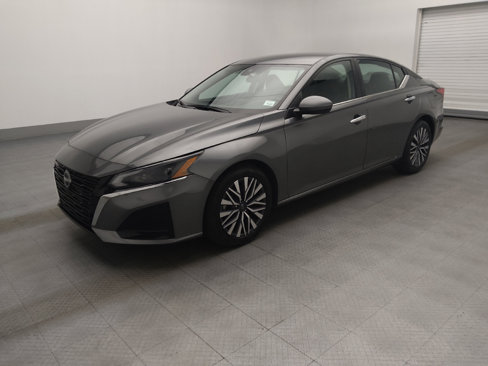 Used 2023 Nissan Altima 2.5 SV image 2
