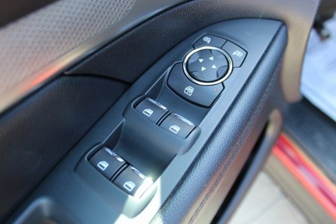 Used 2018 Ford Explorer XLT w/ Equipment Group 202A image 10
