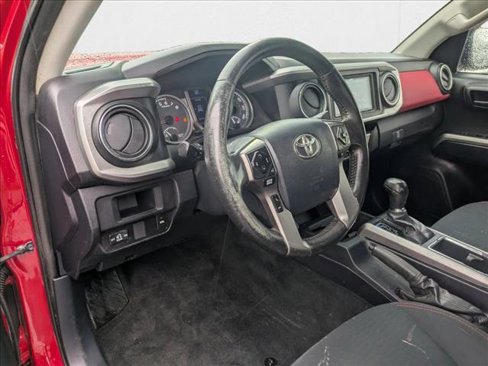 Used 2017 Toyota Tacoma SR5 image 9