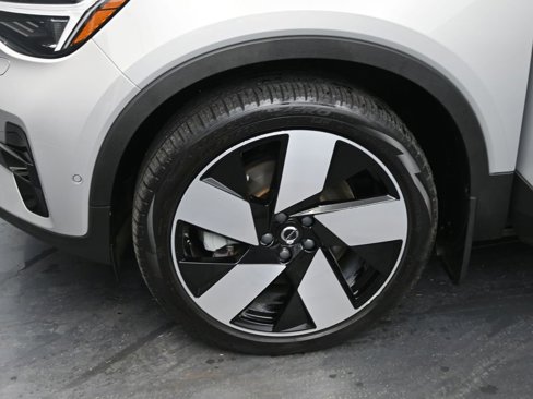 Certified 2023 Volvo XC40 Recharge Ultimate image 9