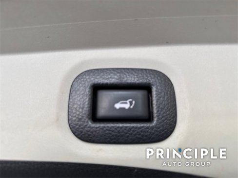 Used 2018 Nissan Rogue SL image 16