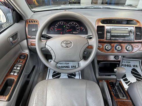 Used 2005 Toyota Camry image 14