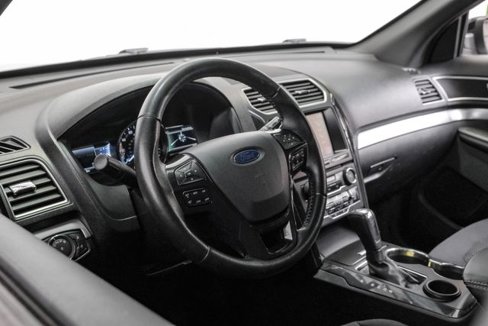 Used 2017 Ford Explorer XLT w/ Equipment Group 201A image 22