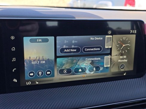 New 2025 Nissan Kicks SR w/ SR Premium Package image 35