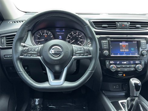 Used 2018 Nissan Rogue SV image 17