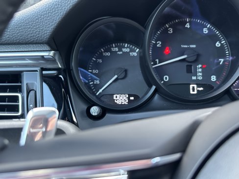 Certified 2025 Porsche Macan image 14