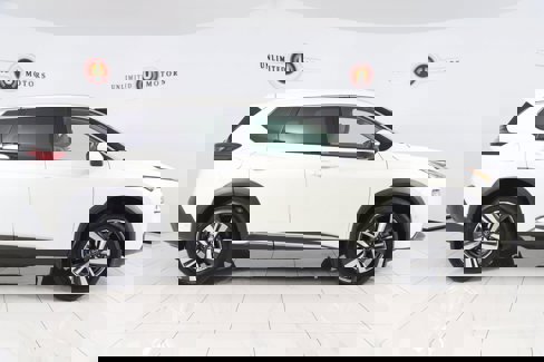 Used 2023 Nissan Rogue SL w/ SL Premium Package image 2