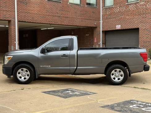 Used 2017 Nissan Titan S image 7