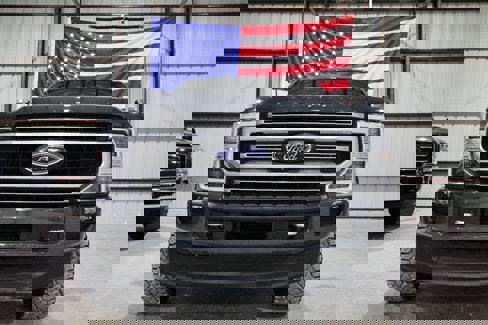 Used 2021 Ford F250 Platinum w/ FX4 Off-Road Package image 2
