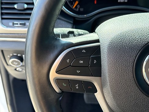 Used 2018 Jeep Grand Cherokee Limited image 28