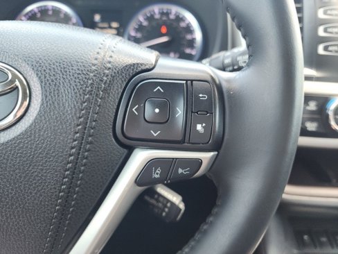 Used 2019 Toyota Highlander XLE image 34