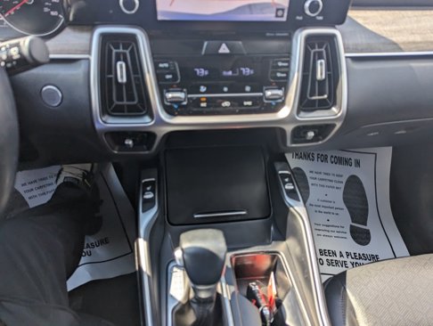 Used 2021 Kia Sorento EX w/ Panoramic Sunroof Package image 18