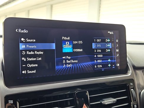 Used 2023 Lexus GX 460 image 32