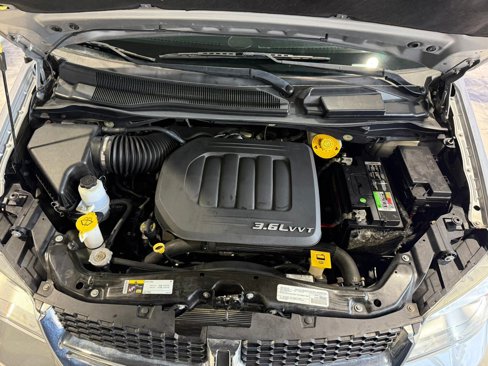 Used 2017 Dodge Grand Caravan SXT image 49
