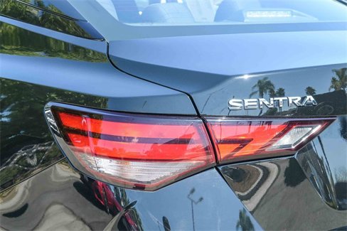 Used 2022 Nissan Sentra SV image 9