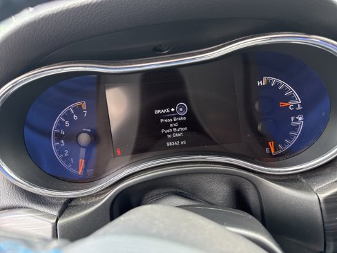 Used 2020 Jeep Grand Cherokee Laredo image 14