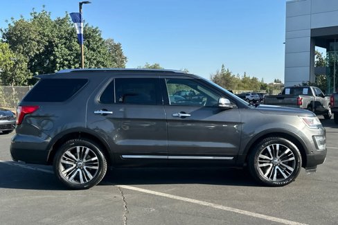Used 2017 Ford Explorer Platinum image 8