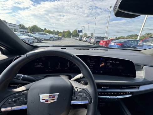 Certified 2025 Cadillac XT4 Premium Luxury image 18