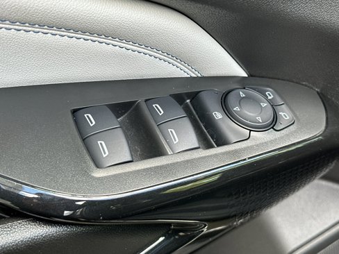Used 2024 Chevrolet Trax LT w/ Driver Confidence Package image 12