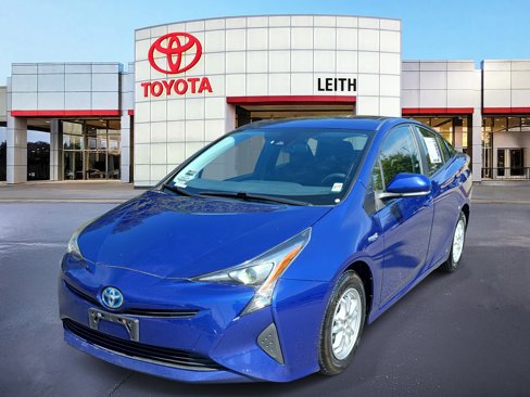 Used 2017 Toyota Prius Two image 1
