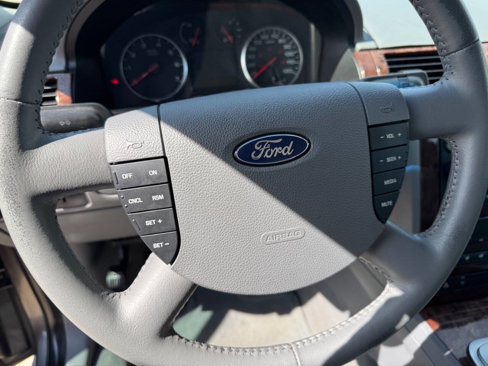 Used 2005 Ford Five Hundred SEL image 15