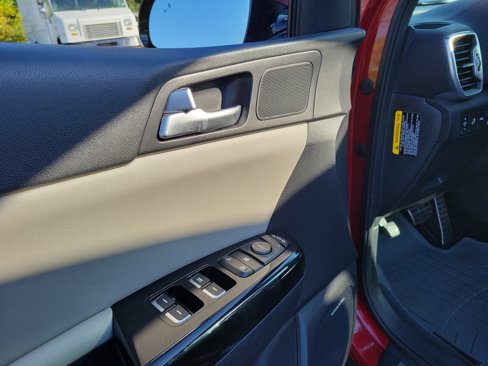 Used 2017 Kia Sportage SX image 18