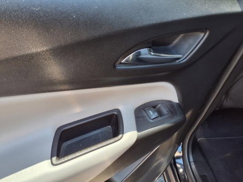 Used 2020 Chevrolet Equinox LS w/ LS Convenience Package image 21