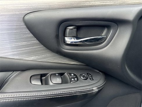 Used 2018 Nissan Murano SV image 18