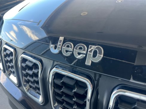 Used 2024 Jeep Compass Latitude image 23