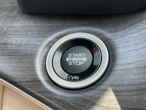 Used 2022 Jeep Grand Cherokee Limited image 24