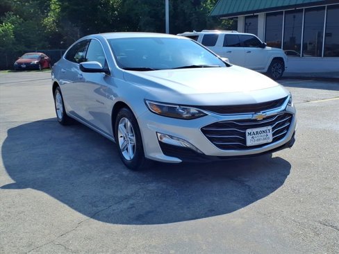 Used 2022 Chevrolet Malibu LT image 3