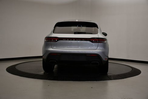 Certified 2023 Porsche Macan image 6