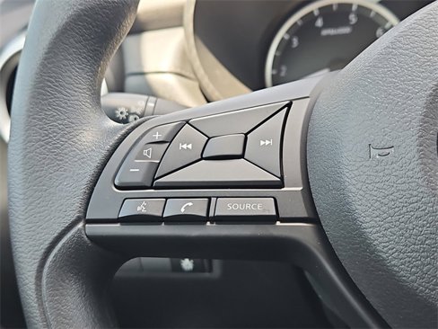 Used 2025 Nissan Versa S w/ Trunk Package image 5
