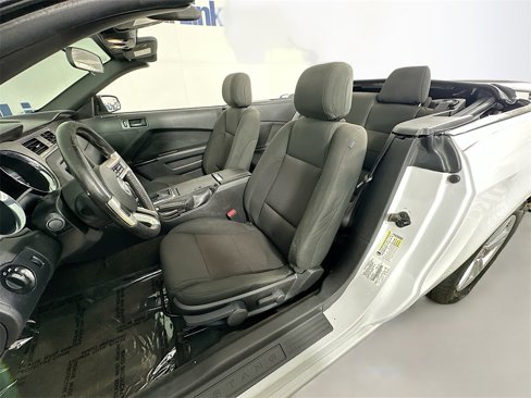 Used 2014 Ford Mustang Convertible image 19