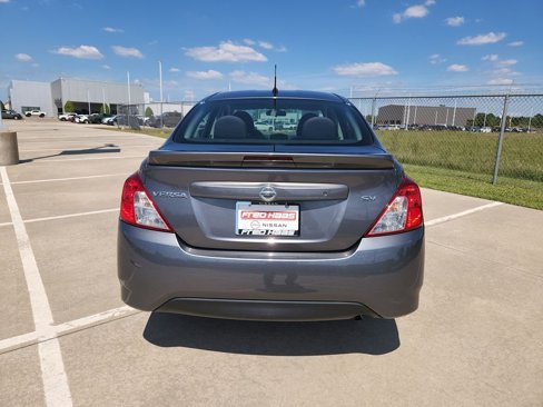 Used 2017 Nissan Versa SV image 6