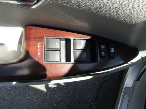 Used 2010 Toyota Venza AWD image 17