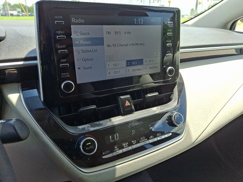 Used 2020 Toyota Corolla LE image 23