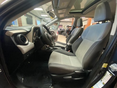 Used 2014 Toyota RAV4 XLE image 18