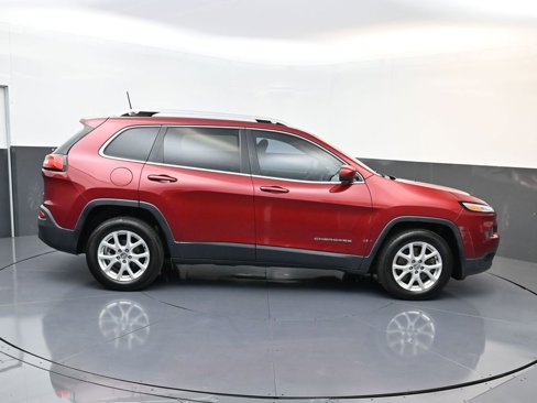 Used 2017 Jeep Cherokee Latitude w/ Safety/Convenience Group image 2