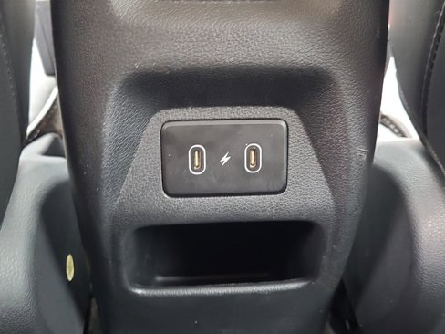 Used 2024 Hyundai Venue Limited image 15
