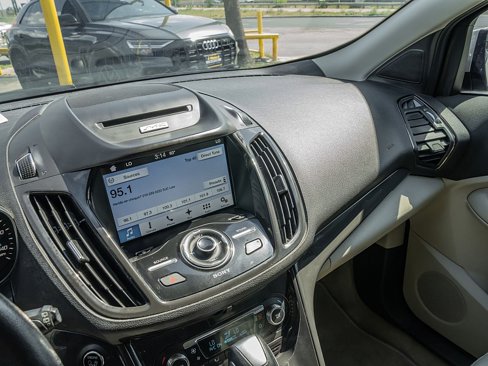 Used 2016 Ford Escape Titanium image 31