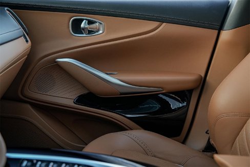 Used 2023 Aston Martin DBX image 20