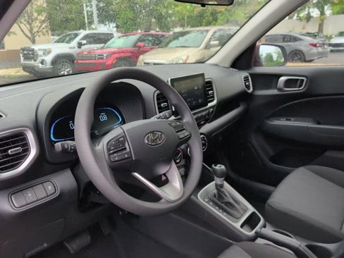 New 2025 Hyundai Venue SE image 10