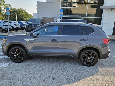 Used 2022 Volkswagen Taos SE w/ IQ.Drive SE Package image 4