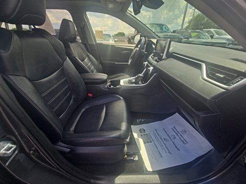 Used 2019 Toyota RAV4 Limited image 37
