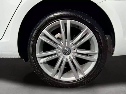 Used 2015 Volkswagen Golf TDI SE image 40